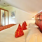 Yachthotel Chiemsee Gmbh Hotell