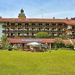 Yachthotel Chiemsee Gmbh Hotell