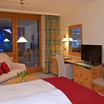 Hotell Yachthotel Chiemsee Gmbh 4*