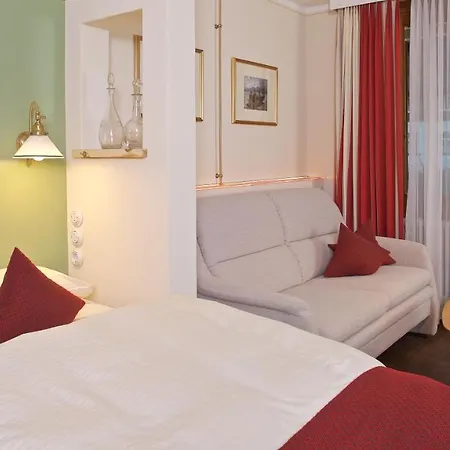 Yachthotel Chiemsee Gmbh Hotel 4*