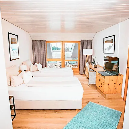 Yachthotel Chiemsee Gmbh Hotell 4*