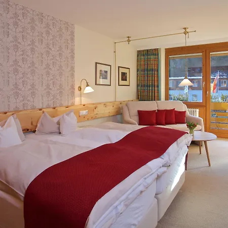 Yachthotel Chiemsee Gmbh Hotel