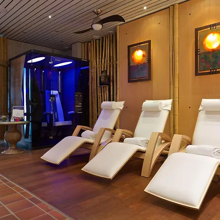 Yachthotel Chiemsee Gmbh Prien am Chiemsee