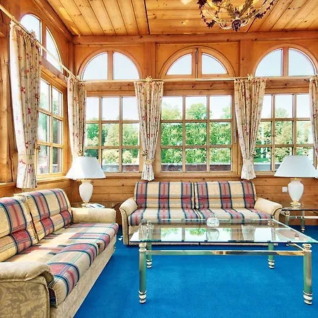 Yachthotel Chiemsee Gmbh Prien