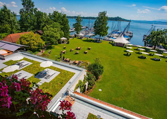 Yachthotel Chiemsee Gmbh Hotel 4*