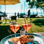 Yachthotel Chiemsee Gmbh 4* Прин-ам-Кимзее