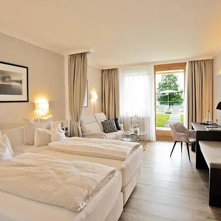 Yachthotel Chiemsee Gmbh Prien am Chiemsee