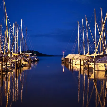 Yachthotel Chiemsee Gmbh 프리엔암치엠시